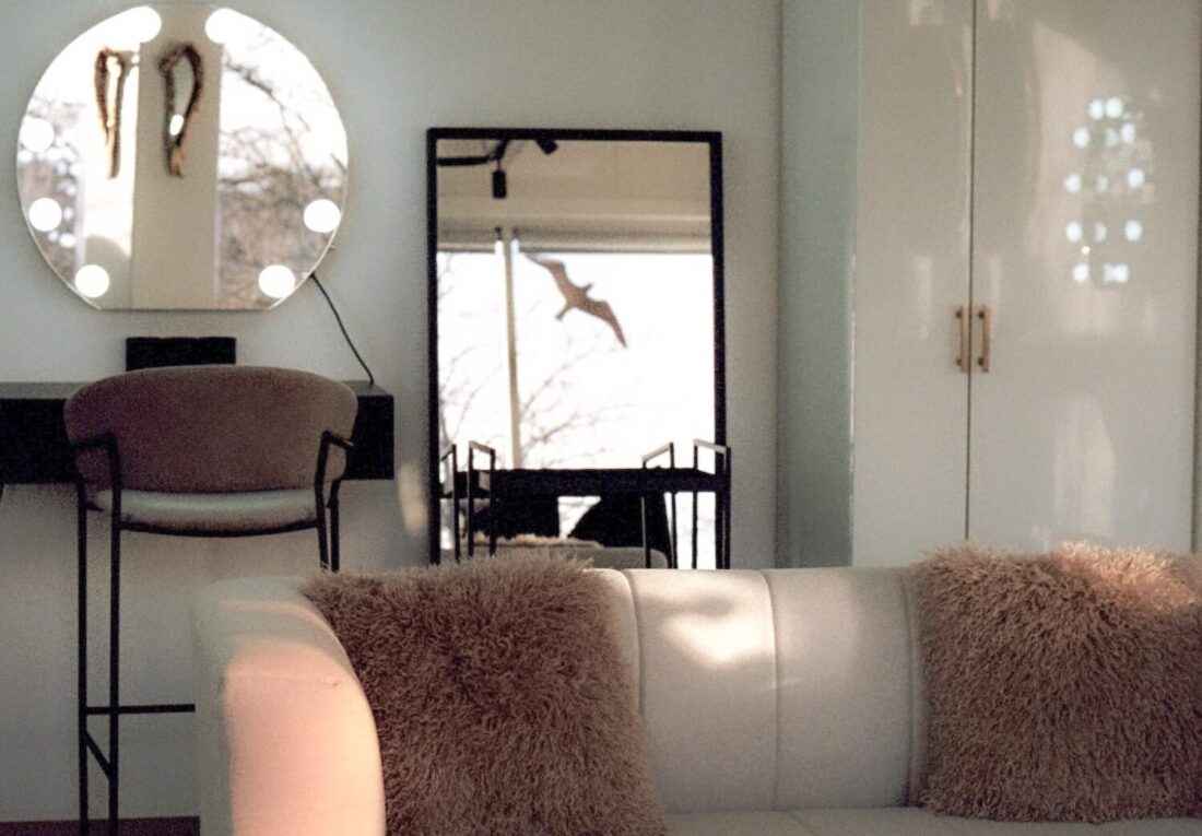 Klientide ooteala ja hubane interjöör Makeup by Iris meigisalongis